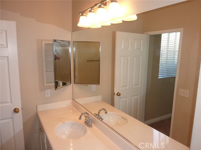 Detail Gallery Image 20 of 46 For 141 Trofello Ln, Aliso Viejo,  CA 92656 - 2 Beds | 2/1 Baths