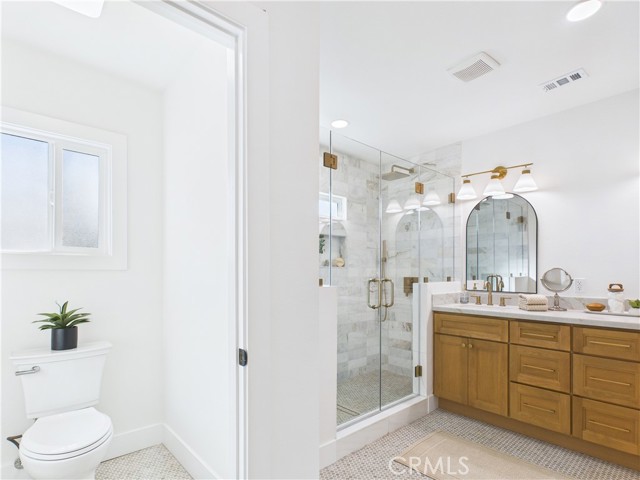 Detail Gallery Image 16 of 39 For 3116 W 78th Pl, Los Angeles,  CA 90043 - 3 Beds | 3 Baths