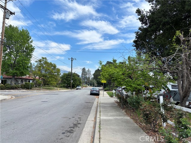 Detail Gallery Image 3 of 22 For 130 E Sycamore, Arcadia,  CA 91006 - 2 Beds | 2 Baths