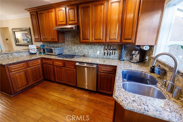 Detail Gallery Image 10 of 27 For 17726 Martha St, Encino,  CA 91316 - 3 Beds | 2 Baths