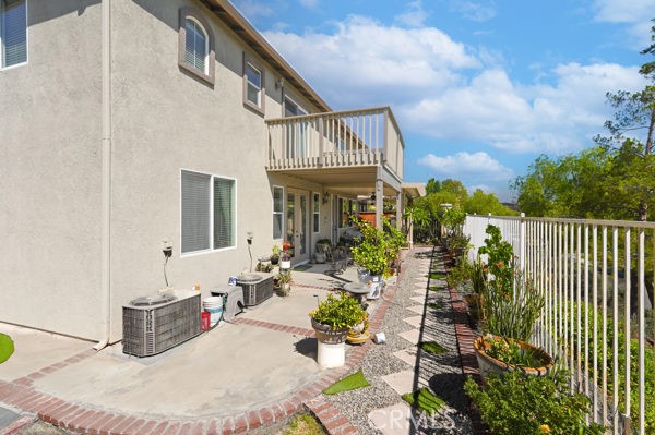 5 Ponte Brava, Lake Elsinore CA: https://media.crmls.org/medias/14467033-4b17-46ac-9aeb-2450f1556401.jpg