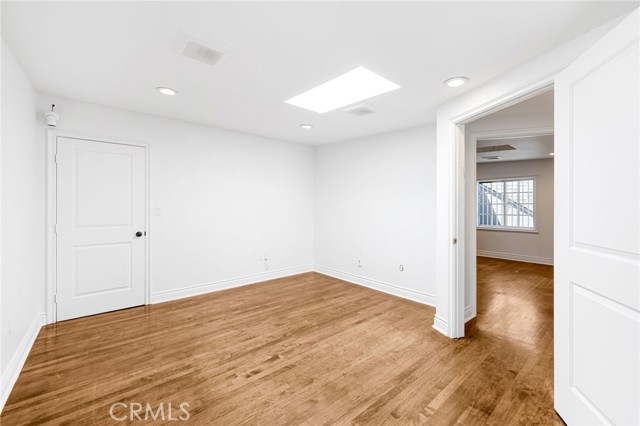 Detail Gallery Image 10 of 14 For 6000 Woodman Ave #A1,  Van Nuys,  CA 91401 - 2 Beds | 1 Baths