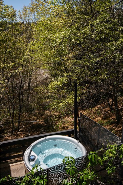 Detail Gallery Image 22 of 25 For 27663 North Bay Rd, Lake Arrowhead,  CA 92352 - 4 Beds | 3 Baths