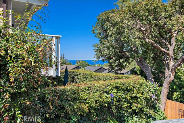 592 Bluebird Canyon Drive, Laguna Beach CA: https://media.crmls.org/medias/14471c1b-2c24-416c-ac4f-a493dbf155bf.jpg