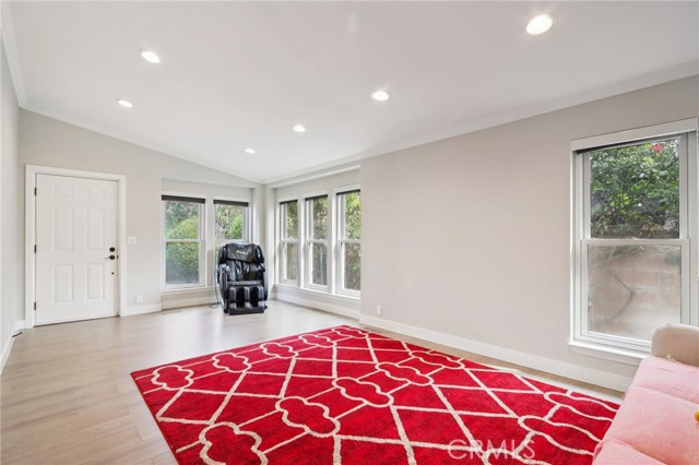 Detail Gallery Image 3 of 75 For 18320 Ingomar St, Reseda,  CA 91335 - – Beds | – Baths