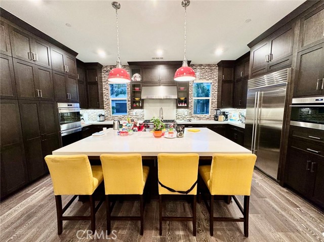 71 Cartwheel, Irvine CA: https://media.crmls.org/medias/1447b3a6-92f6-415b-835e-cb1ccd9a955e.jpg