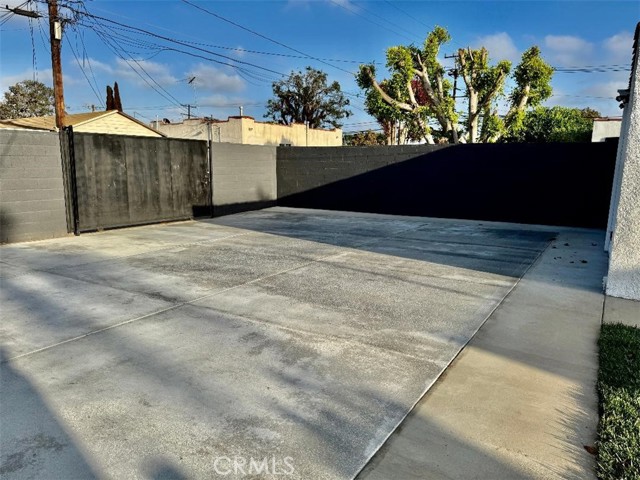 Detail Gallery Image 43 of 52 For 1040 S Grevillea Ave, Inglewood,  CA 90301 - 2 Beds | 2 Baths