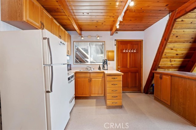 Detail Gallery Image 7 of 29 For 30909 Live Oak Dr, Running Springs,  CA 92382 - 3 Beds | 2 Baths