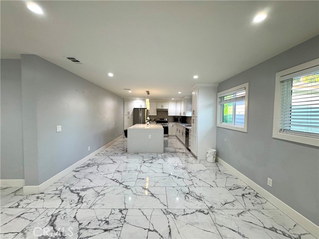4628 W Simmons Avenue, Orange CA: https://media.crmls.org/medias/14489179-5e36-4f72-b318-9c284e962dca.jpg
