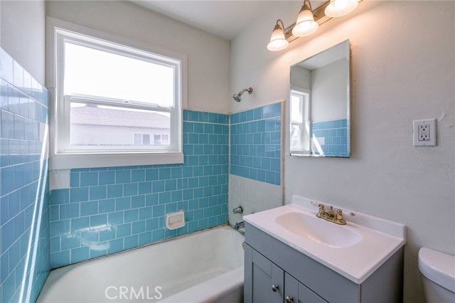Detail Gallery Image 15 of 20 For 2461 S Poppy Ave, Fresno,  CA 93706 - 2 Beds | 1 Baths