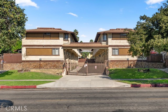 Detail Gallery Image 1 of 38 For 973 E Villa St #1,  Pasadena,  CA 91106 - 2 Beds | 1/1 Baths