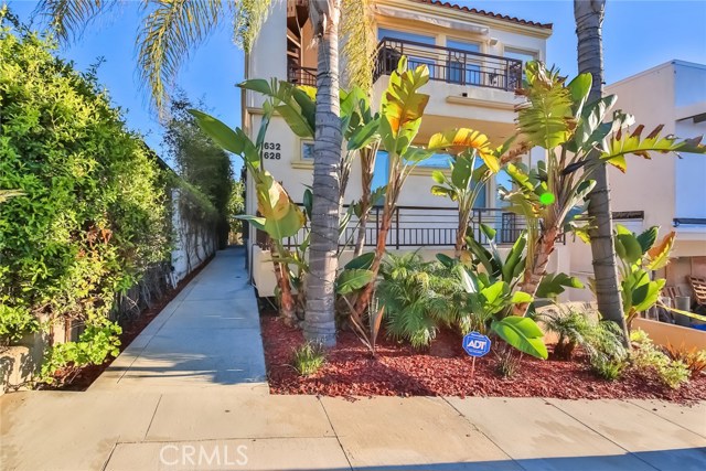 632 7th Street, Hermosa Beach, California 90254, 4 Bedrooms Bedrooms, ,3 BathroomsBathrooms,Residential,Sold,7th,SB17041704