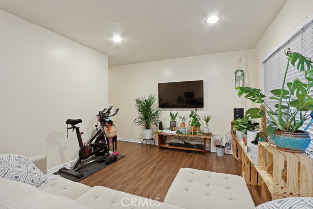 Detail Gallery Image 3 of 10 For 939 E Appleton St #25,  Long Beach,  CA 90802 - 1 Beds | 1 Baths