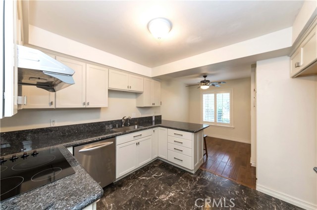 31 Via Sevilla, Rolling Hills Estates CA: https://media.crmls.org/medias/144a7e3b-3cc3-4d25-9259-00e1342e6b98.jpg