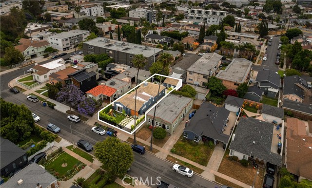 2818 S Holt Avenue, Los Angeles CA: https://media.crmls.org/medias/144b61a3-68bf-4fad-b54a-aaa9f90e38bd.jpg