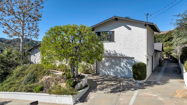 Detail Gallery Image 2 of 53 For 3953 Bon Homme Rd, Calabasas,  CA 91302 - 4 Beds | 3 Baths