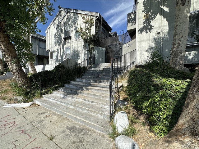 9336 Van Nuys Boulevard, Panorama City CA: https://media.crmls.org/medias/144bdc8d-981c-4cd8-8e85-358f4e57fe8f.jpg