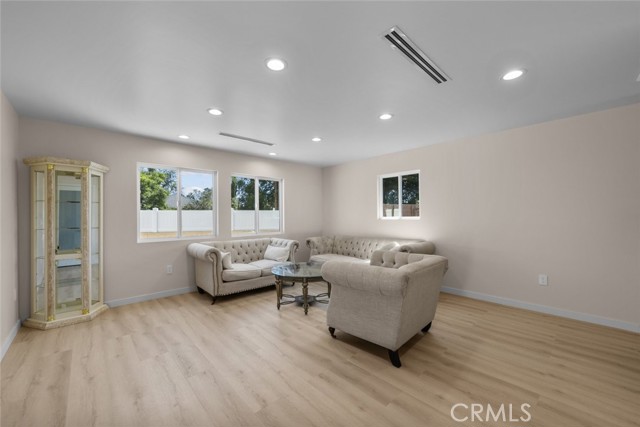 8049 Lullaby Lane, Panorama City CA: https://media.crmls.org/medias/144bee42-13f6-4e72-8ec9-75b66537713e.jpg
