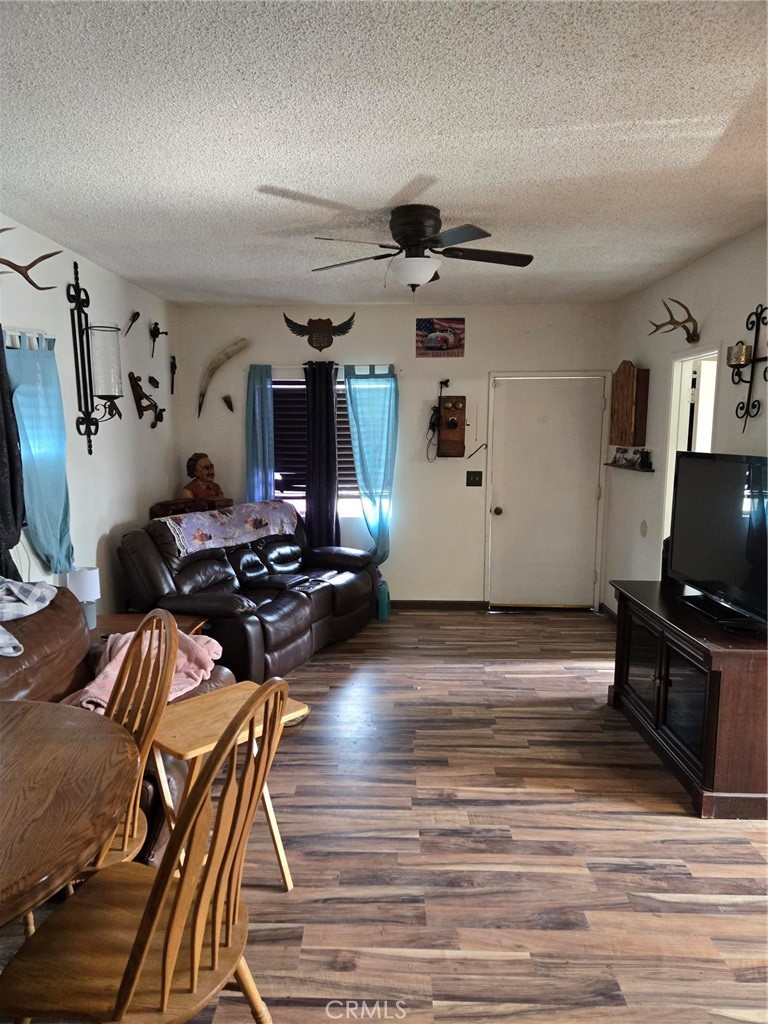 https://media.crmls.org/medias/144c5764-e82f-413c-bc2c-15a781d6d0fe.jpg?preset=X-Large