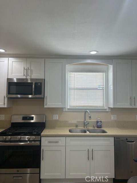 Detail Gallery Image 15 of 33 For 17257 Welby Way, Van Nuys,  CA 91406 - 3 Beds | 3 Baths