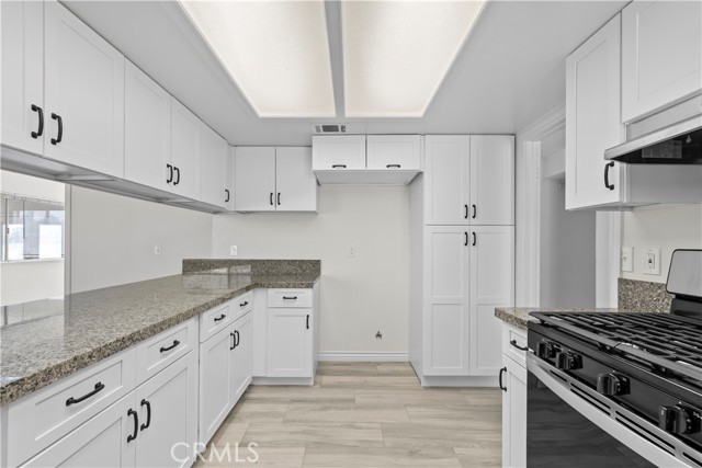 Detail Gallery Image 10 of 30 For 18021 Birch St, Hesperia,  CA 92345 - 3 Beds | 2 Baths