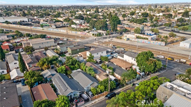 Detail Gallery Image 5 of 11 For 1716 E 107th St, Los Angeles,  CA 90002 - 2 Beds | 1 Baths