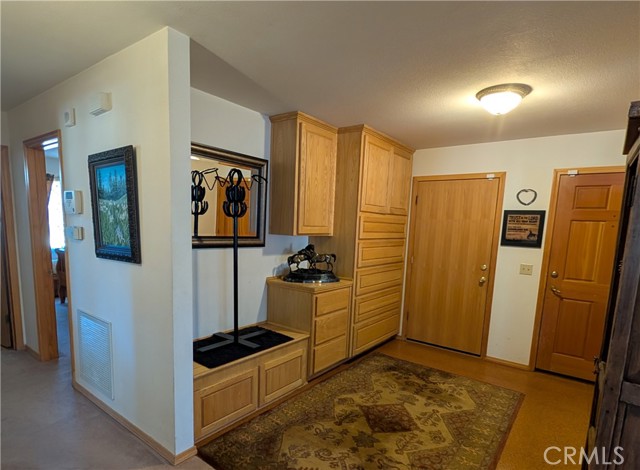 1575 Petersen Lane, Frazier Park CA: https://media.crmls.org/medias/144daeda-bb78-42da-8fd3-3011ea61c3bb.jpg