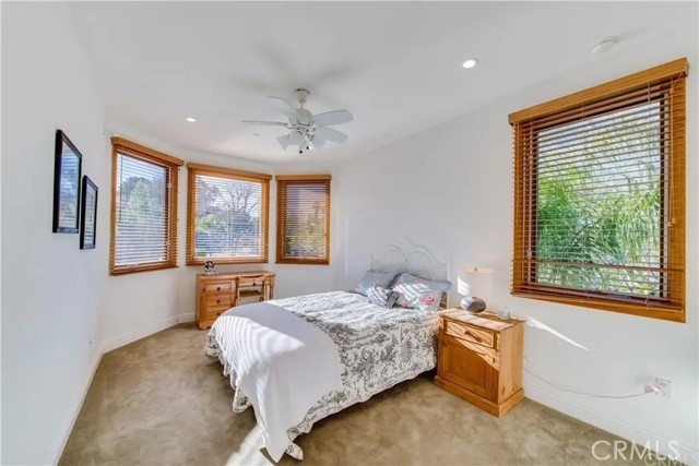 Detail Gallery Image 36 of 67 For 5230 Quakertown Ave, Woodland Hills,  CA 91364 - 5 Beds | 5 Baths