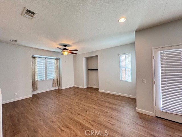 Detail Gallery Image 9 of 27 For 14975 S Highland Ave #17,  Fontana,  CA 92336 - 3 Beds | 2/1 Baths