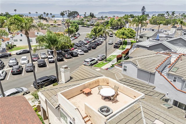 1034 Isabella Avenue, Coronado CA: https://media.crmls.org/medias/144eb893-0cd3-4e45-a954-c91269470f19.jpg