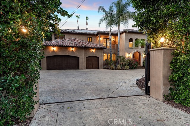 23115 Erwin Street, Woodland Hills CA: https://media.crmls.org/medias/144f2416-a2ca-472f-8879-16c8b1d606c2.jpg
