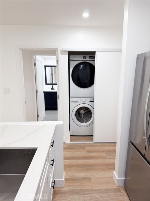 Detail Gallery Image 6 of 11 For 17000 Burbank Bld #203,  Encino,  CA 91316 - 1 Beds | 1 Baths