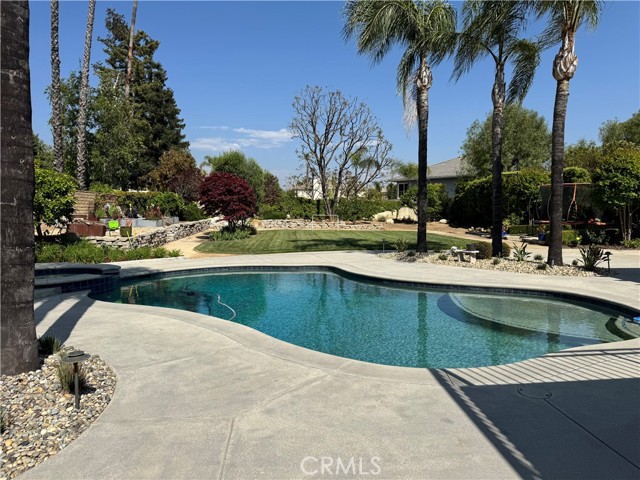 Detail Gallery Image 6 of 7 For 2244 N 1st Ave, Upland,  CA 91784 - 4 Beds | 2 Baths