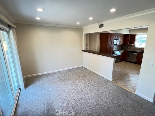 Detail Gallery Image 9 of 19 For 18651 Saugus Ave, Santa Ana,  CA 92705 - 3 Beds | 2/1 Baths