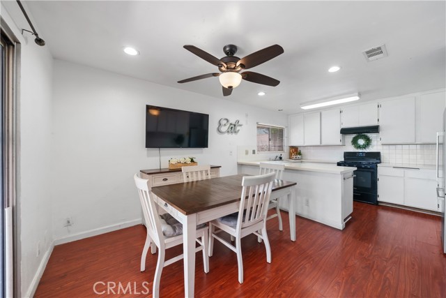 7980 Oleander Avenue, Fontana CA: https://media.crmls.org/medias/14500344-960a-4b96-9563-4e528f1cb0b4.jpg