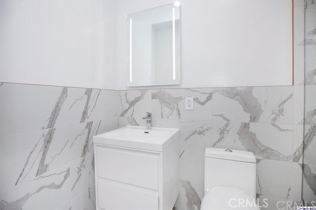 2 Bed Home for Sale in Sun Valley, California