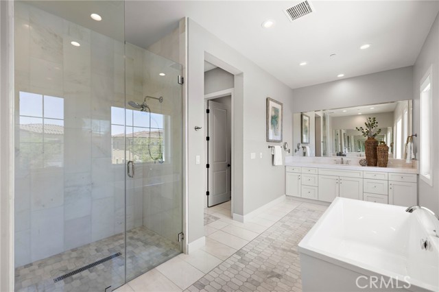 Detail Gallery Image 31 of 54 For 93 Interstellar, Irvine,  CA 92618 - 6 Beds | 6/1 Baths