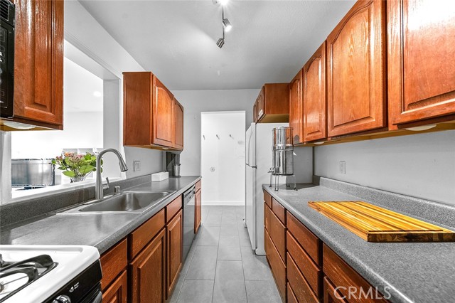 1222 N Olive Dr, West Hollywood CA: https://media.crmls.org/medias/1451b72e-5352-4f78-8acc-f60f77e45620.jpg
