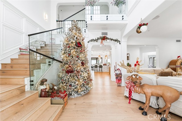 Detail Gallery Image 8 of 55 For 381 S Henning Way, Anaheim,  CA 92807 - 6 Beds | 6 Baths