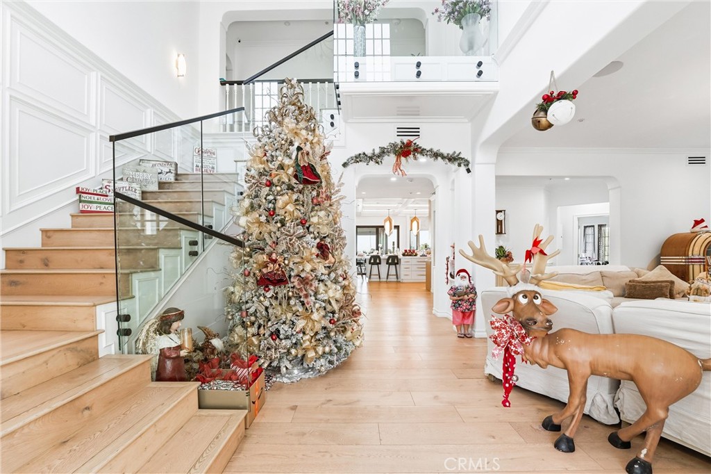 https://media.crmls.org/medias/14524879-1cb3-47d8-81c9-35b7bd10687d.jpg?preset=X-Large