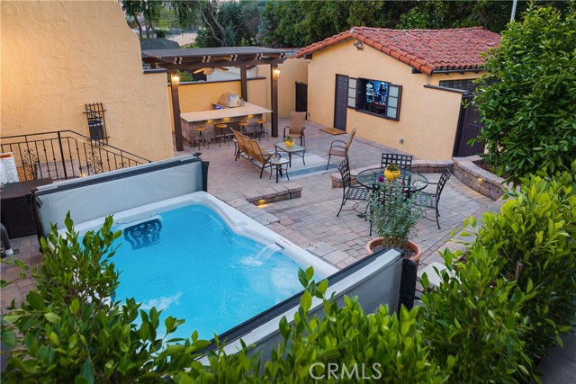 Detail Gallery Image 2 of 63 For 516 E Stocker St, Glendale,  CA 91207 - 4 Beds | 3 Baths