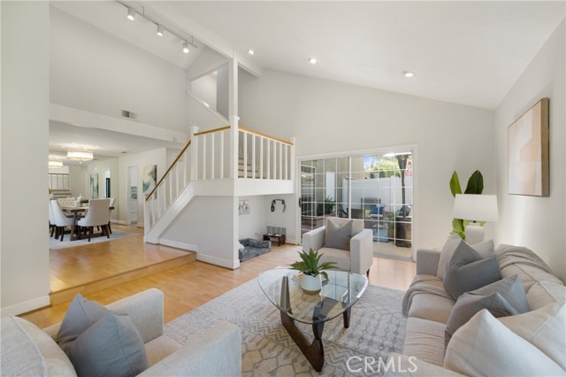 Detail Gallery Image 9 of 60 For 20 Sacramento, Irvine,  CA 92604 - 3 Beds | 2/1 Baths