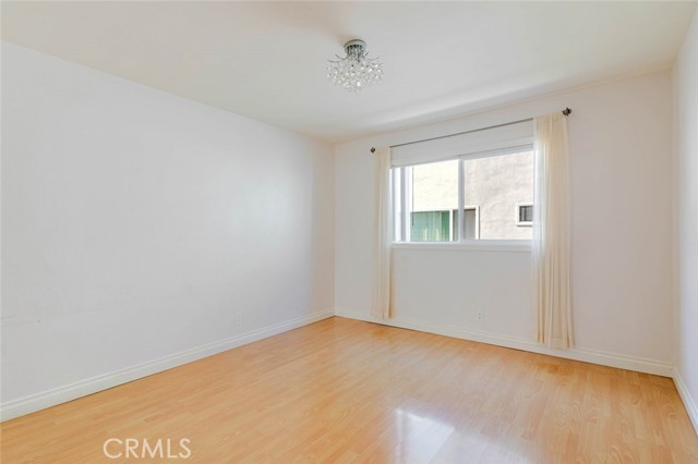 Detail Gallery Image 6 of 45 For 909 E Garfield #3,  Glendale,  CA 91205 - 2 Beds | 2 Baths