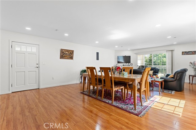530 W Stocker Street, Glendale CA: https://media.crmls.org/medias/1452dfca-69ff-401b-bd06-24276a747a33.jpg