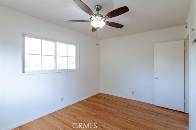 10935 Nassau Avenue, Sunland CA: https://media.crmls.org/medias/14539e22-230f-4d34-8147-ff23bcb7bb0e.jpg