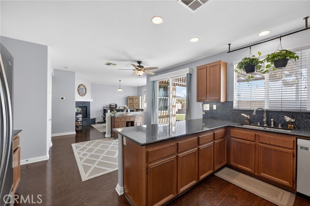 Detail Gallery Image 24 of 67 For 38430 Magdelena St, Murrieta,  CA 92563 - 3 Beds | 2/1 Baths