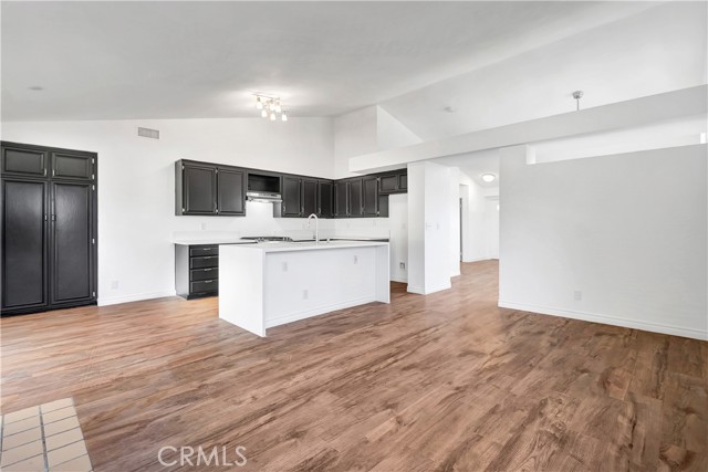 Detail Gallery Image 14 of 44 For 2031 Thomas Dr, Lancaster,  CA 93535 - 5 Beds | 2 Baths