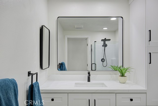 5499 Paseo Del Lago W, Laguna Woods CA: https://media.crmls.org/medias/14564e53-2355-4c14-8d99-aaa293ee4b3f.jpg