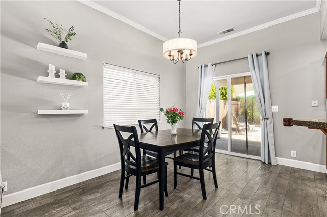 Detail Gallery Image 8 of 29 For 1052 Windsor Way, Chico,  CA 95926 - 3 Beds | 2 Baths
