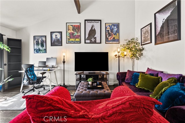 Detail Gallery Image 4 of 43 For 13144 Bromont, Sylmar,  CA 91342 - 2 Beds | 2 Baths